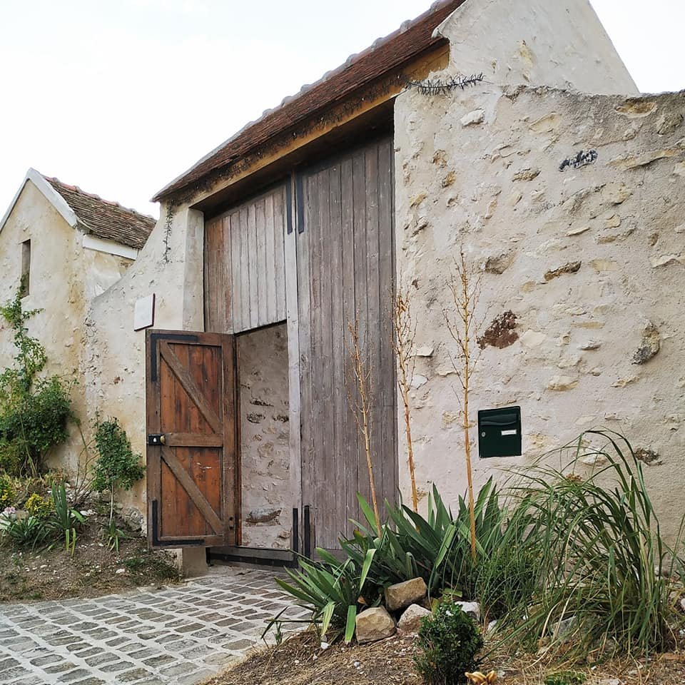 portail bois rue de l'Eglise <small>© Commune de Veuilly-la-Poterie</small>